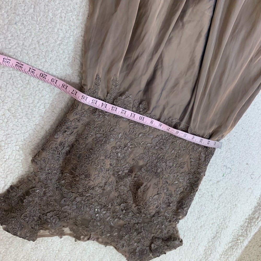 La femme ballgown embellished lace satin cocoa - Picture 3 of 8